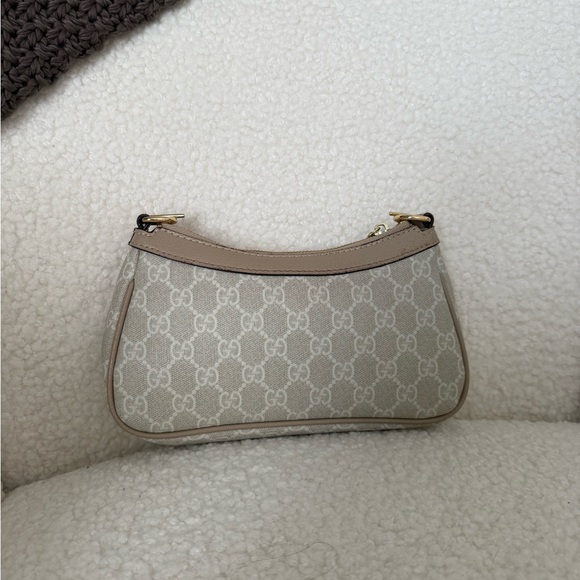 Gucci Beige and Gold Shoulder Bag - Picture 3 of 4